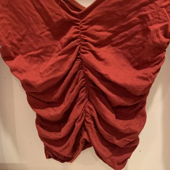So Flattering! Rust Forever 21 Gathered Stretch Top — Small - Picture 4 of 10